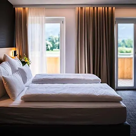 Naturhotel - Self-check-in فندق *
